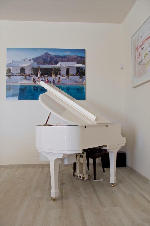 Three Palms Bed and Breakfast San Luis de Sabinillas Exterior foto